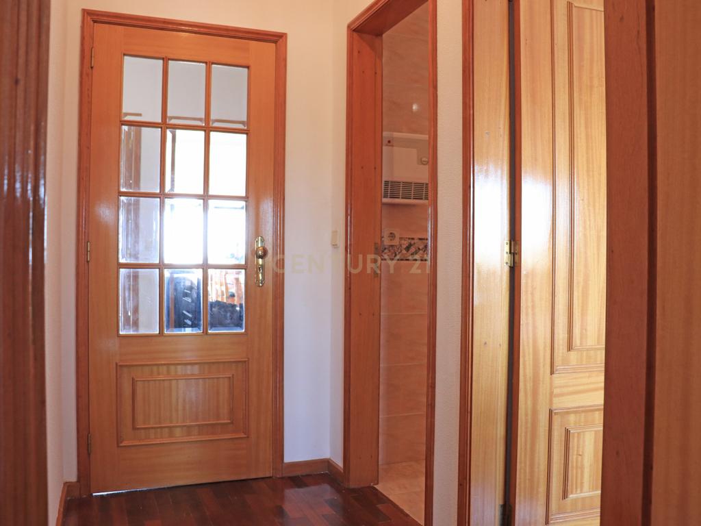Apartamento T2 com Vista Mar em Lavra, Angeiras - Image 26