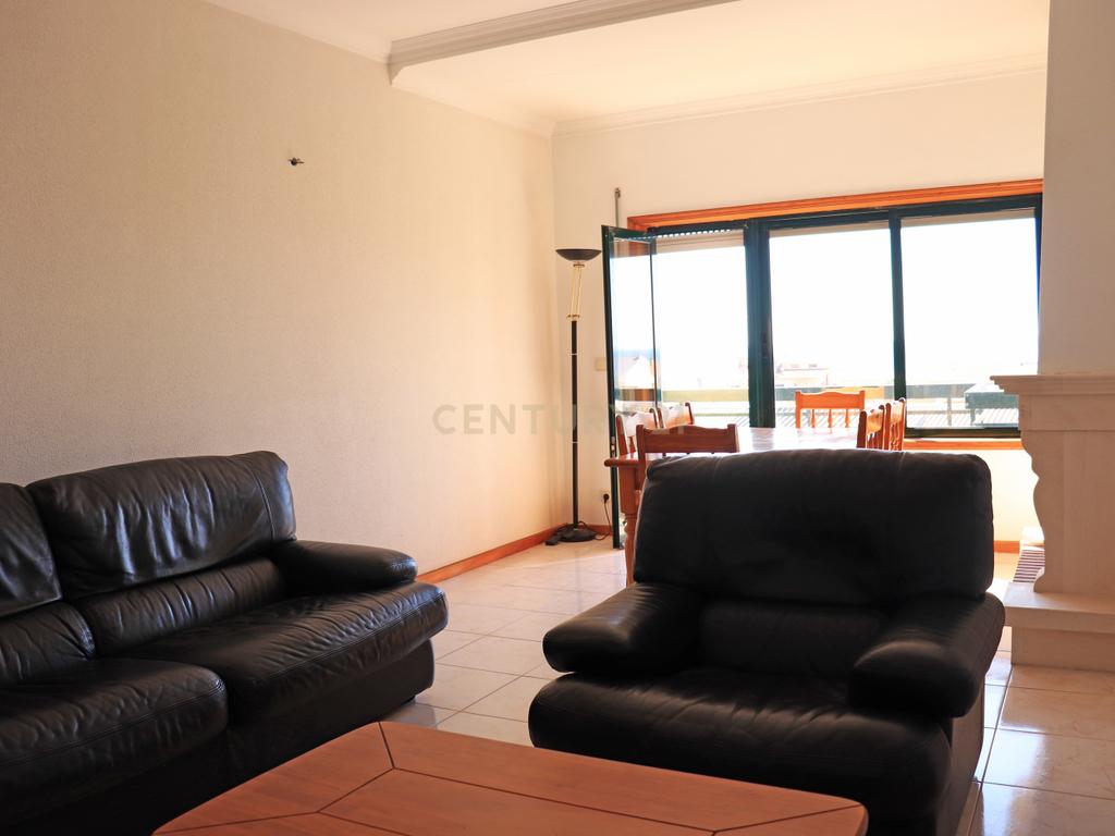 Apartamento T2 com Vista Mar em Lavra, Angeiras - Image 7