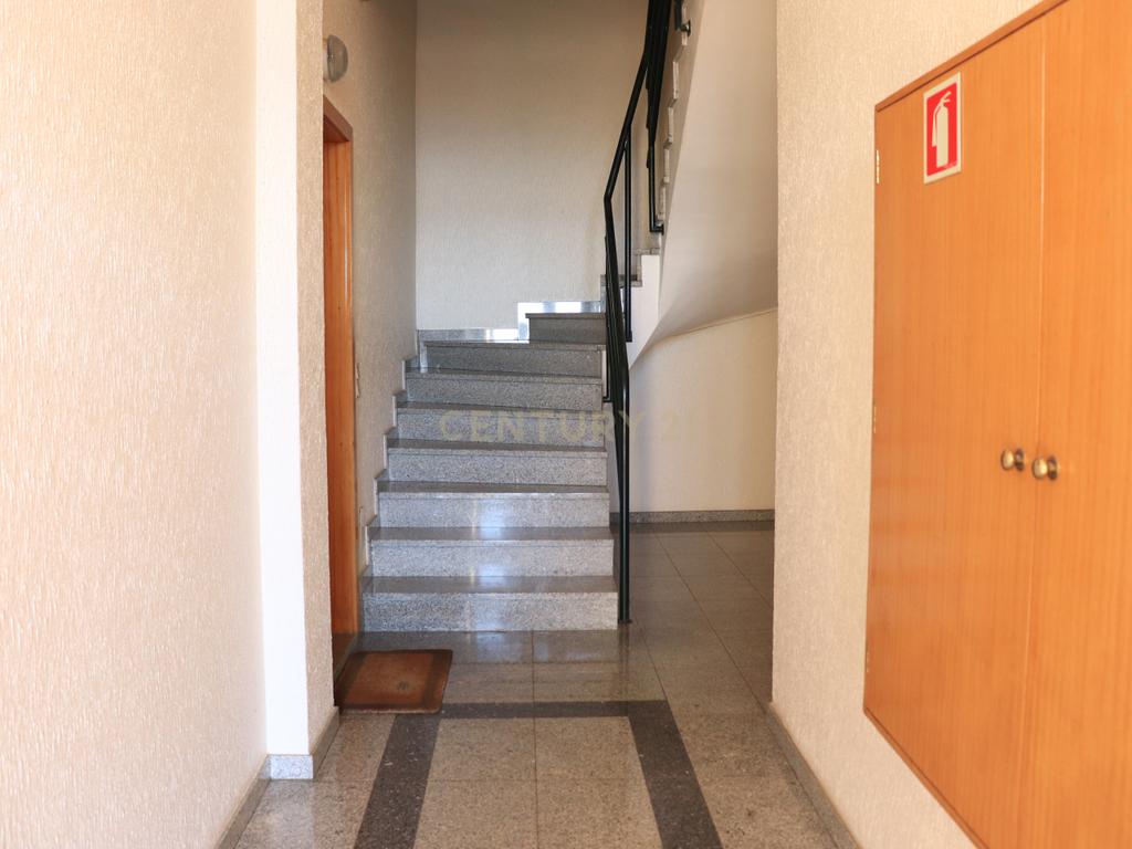 Apartamento T2 com Vista Mar em Lavra, Angeiras - Image 28
