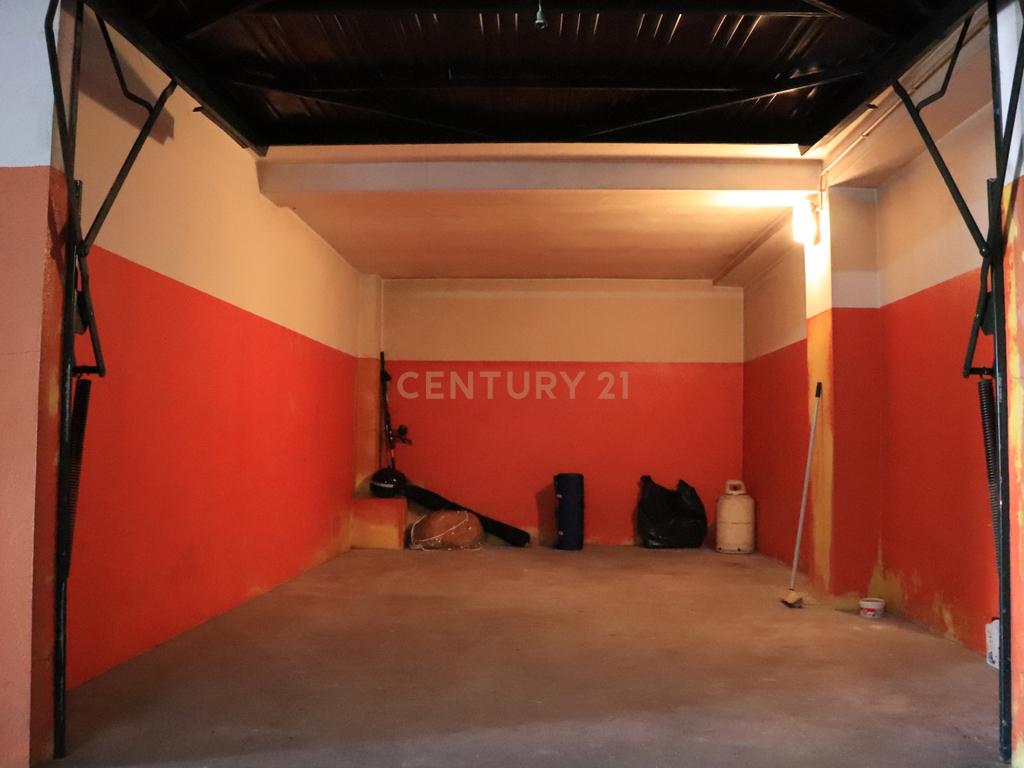 Apartamento T2 com Vista Mar em Lavra, Angeiras - Image 34