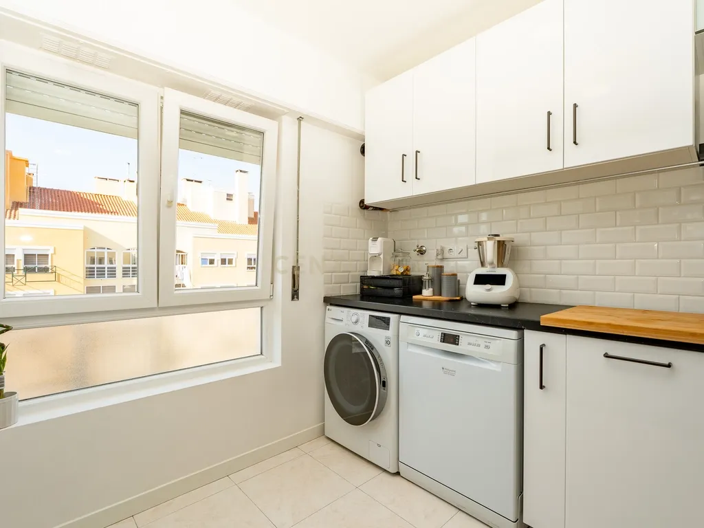 ** ESPECTACULAR APARTAMENTO T2 REMODELADO, NA URBANIZAÇÃO DA ANTA ** - Image 20