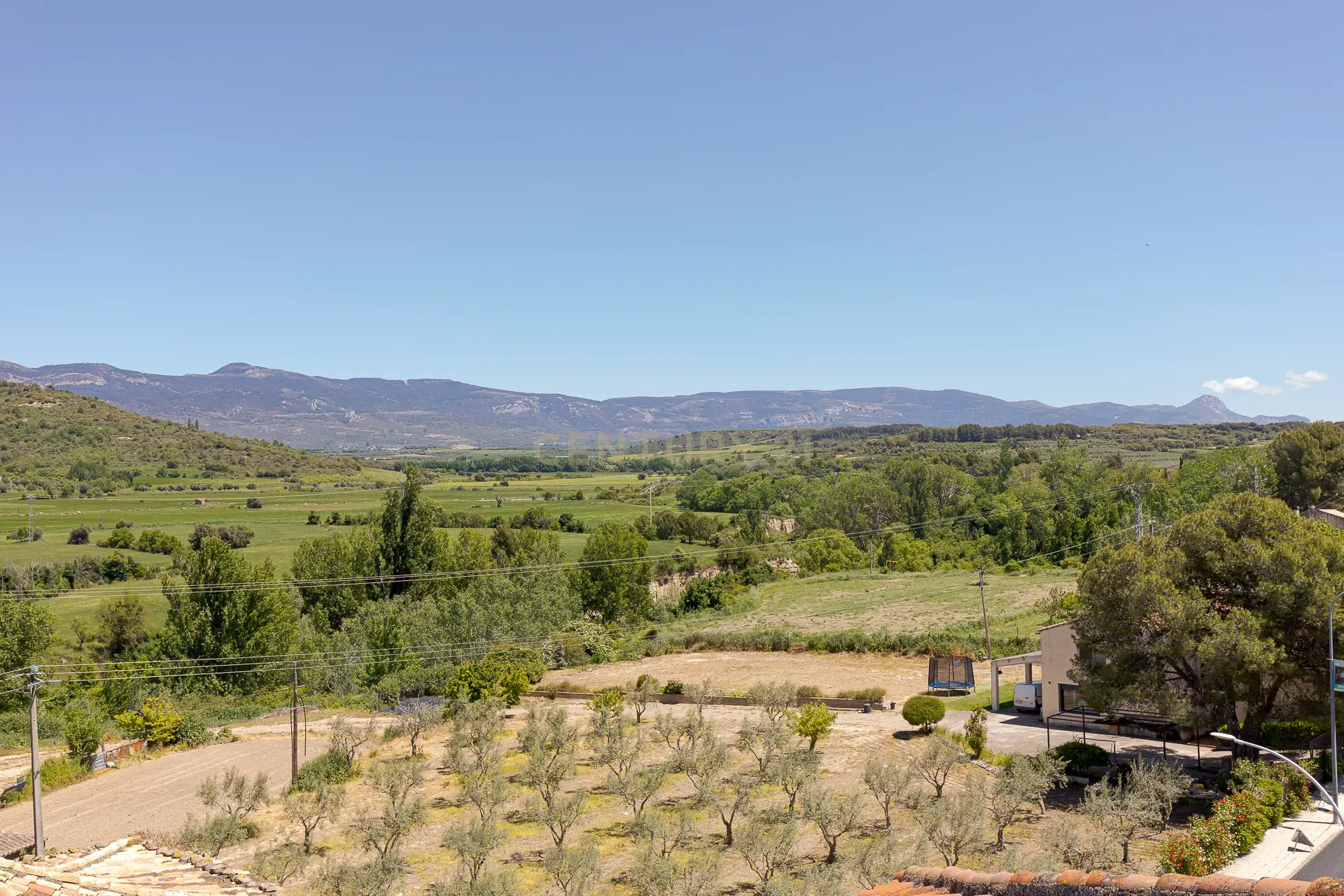 Hotel Moderno em Aragón com 25 Quartos e Vista Panorâmica - Image 43
