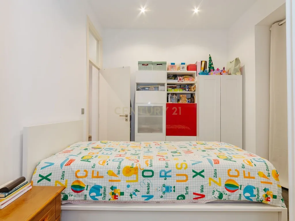 Apartamento Renovado em Avenidas Novas, Lisboa - Image 24