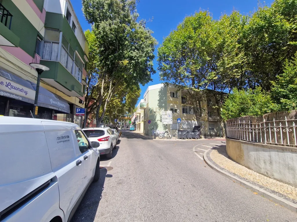 Loja para arrendamento em Carcavelos - Image 1