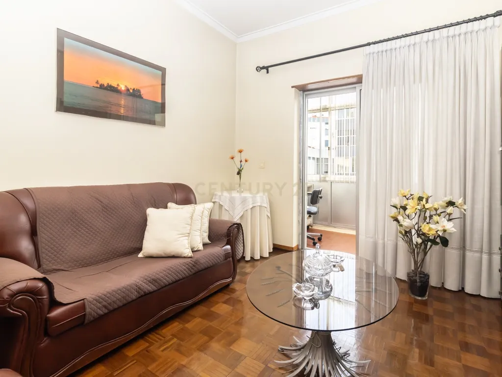 Apartamento T3 em Amora, Seixal - Image 5