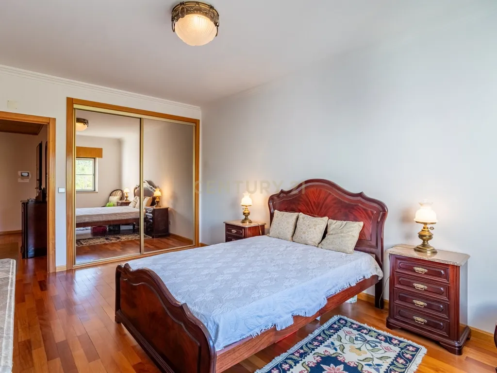 Apartamento T3 em Prior Velho com garagem - Image 14