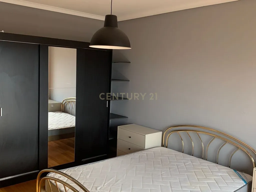 Apartamento Espaçoso em Sernancelhe com Terraço e Garagem - Image 9