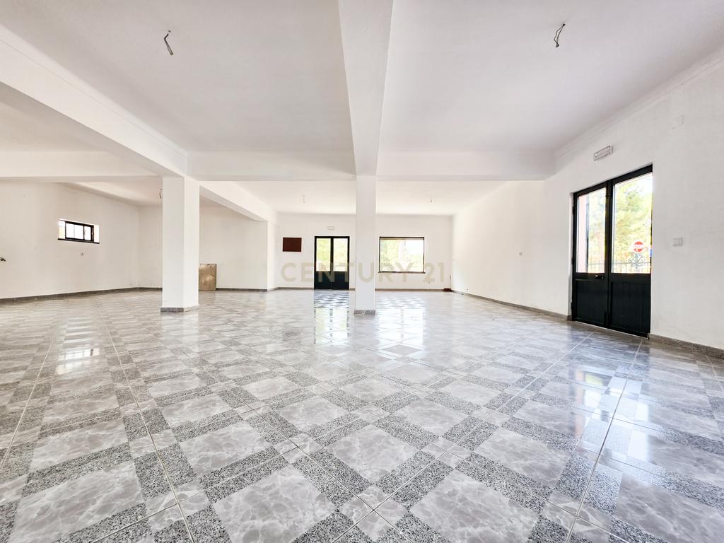 Moradia T3 + Loja em Fernão Ferro, Seixal - Oportunidade Única! - Image 16
