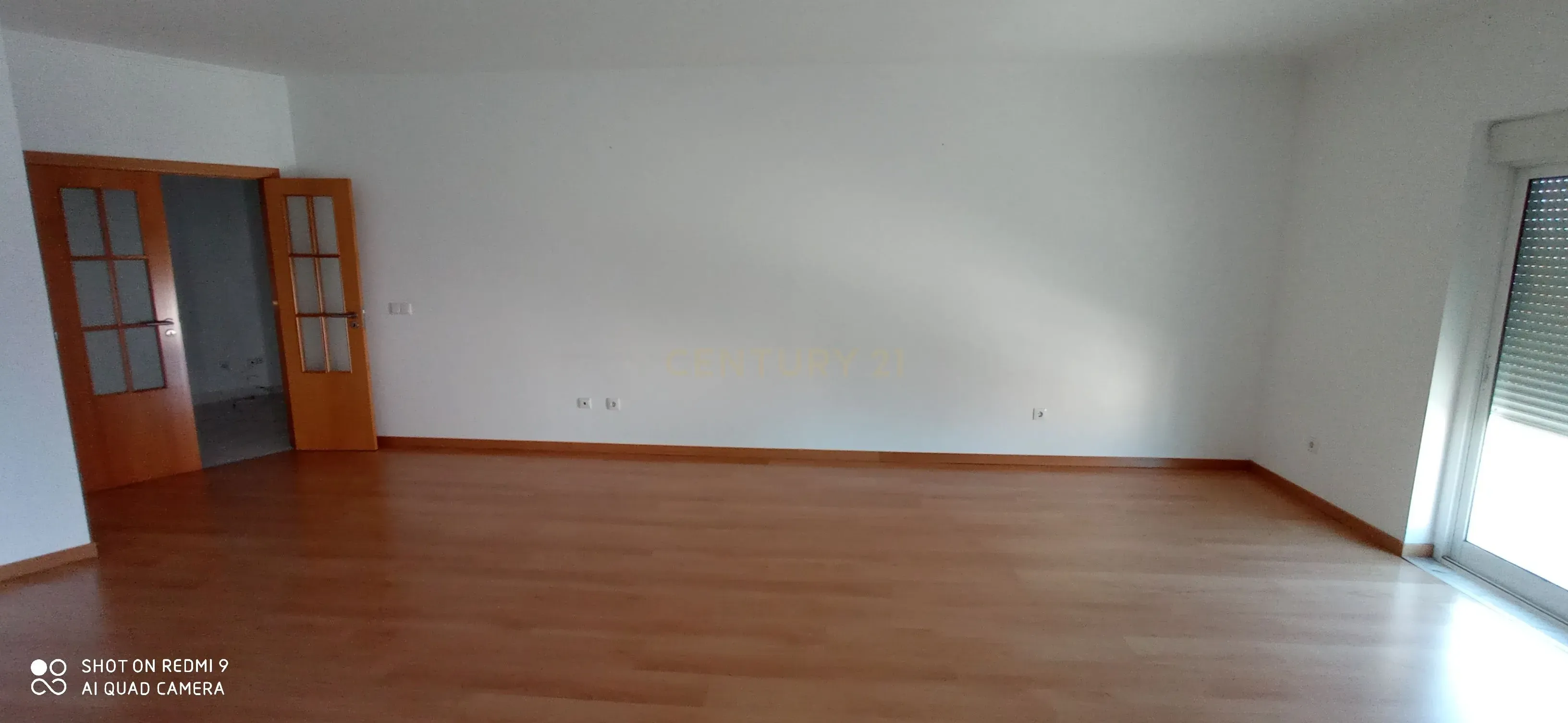 Apartamento T3, com Varanda, Arrecadação e 3 Lugares de estacionamento, no Pinhal Novo - Image 8