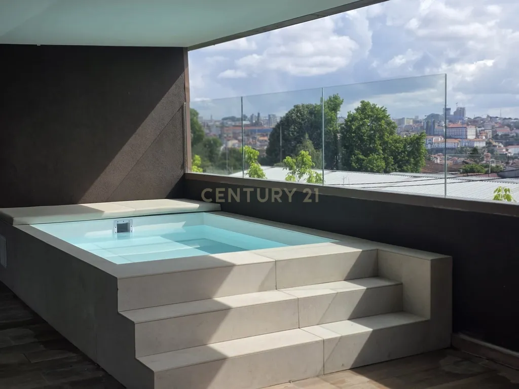 Apartamento T2 à venda na Rua José Falcão - Douro Nobilis I - Image 23