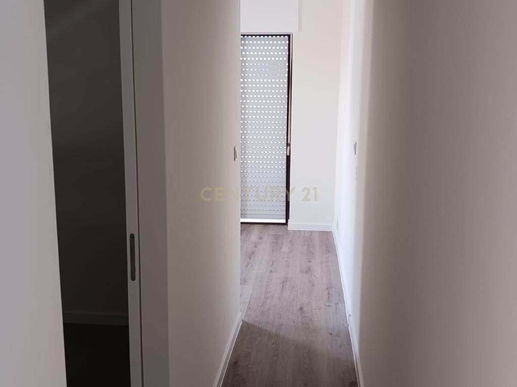 Arrenda-se Apartamento T2 no Porto – Localização Privilegiada com Garagem Fechada - Image 9
