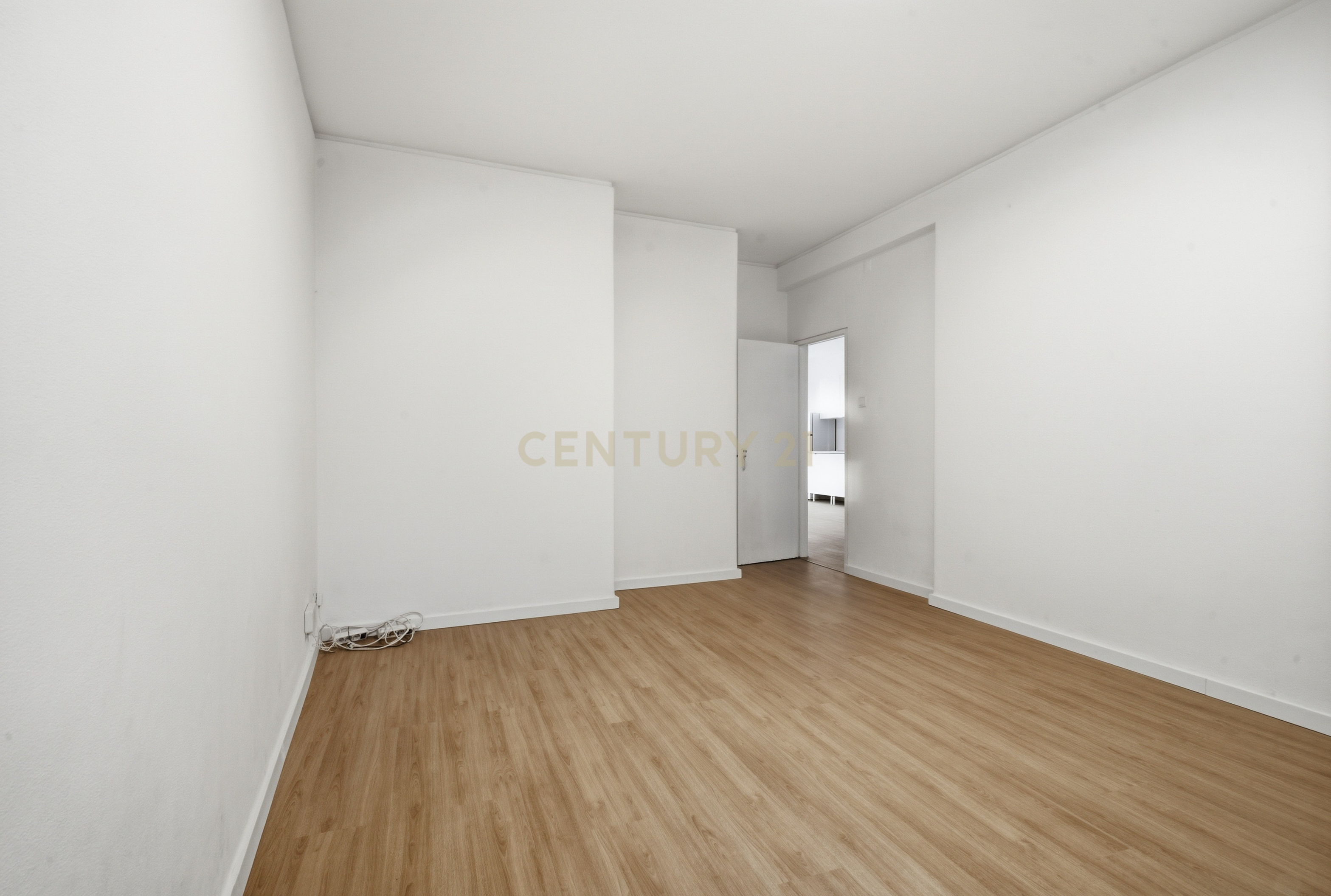 Fotografia 8 de Apartamento T2 Totalmente Remodelado no Centro de Peniche