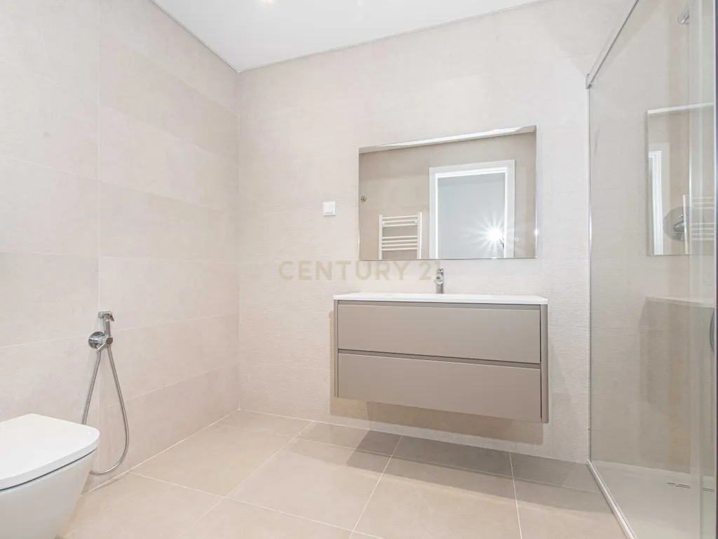 Apartamento T2 Urbanização Neudel na Amadora, a estrear - Image 16
