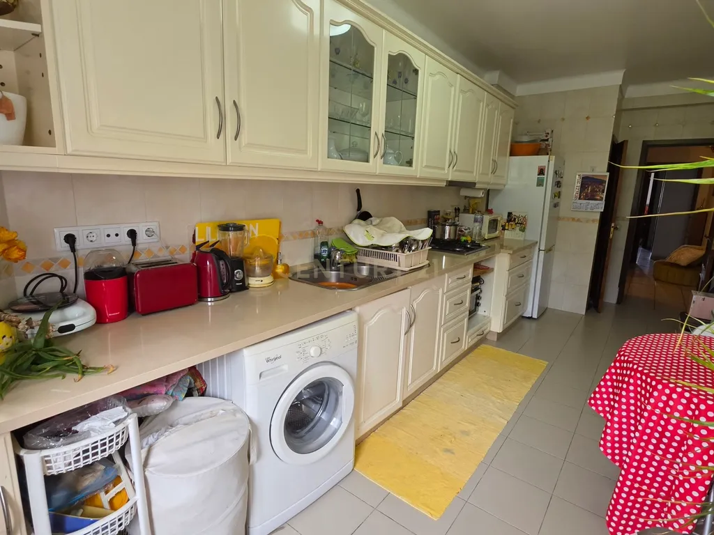 Apartamento Duplex T5 no centro de Palmela - Image 22