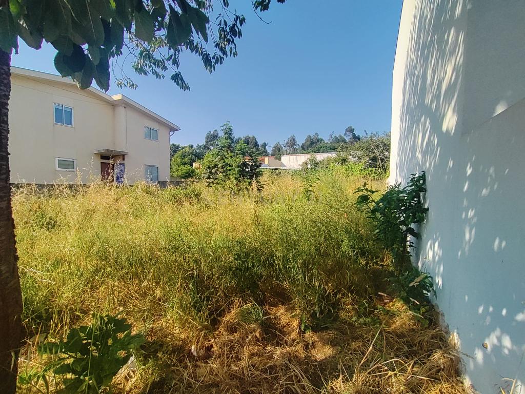 Lote de terreno para construção em zona tranquila e perto do mar em Lavra, Matosinhos - Image 4
