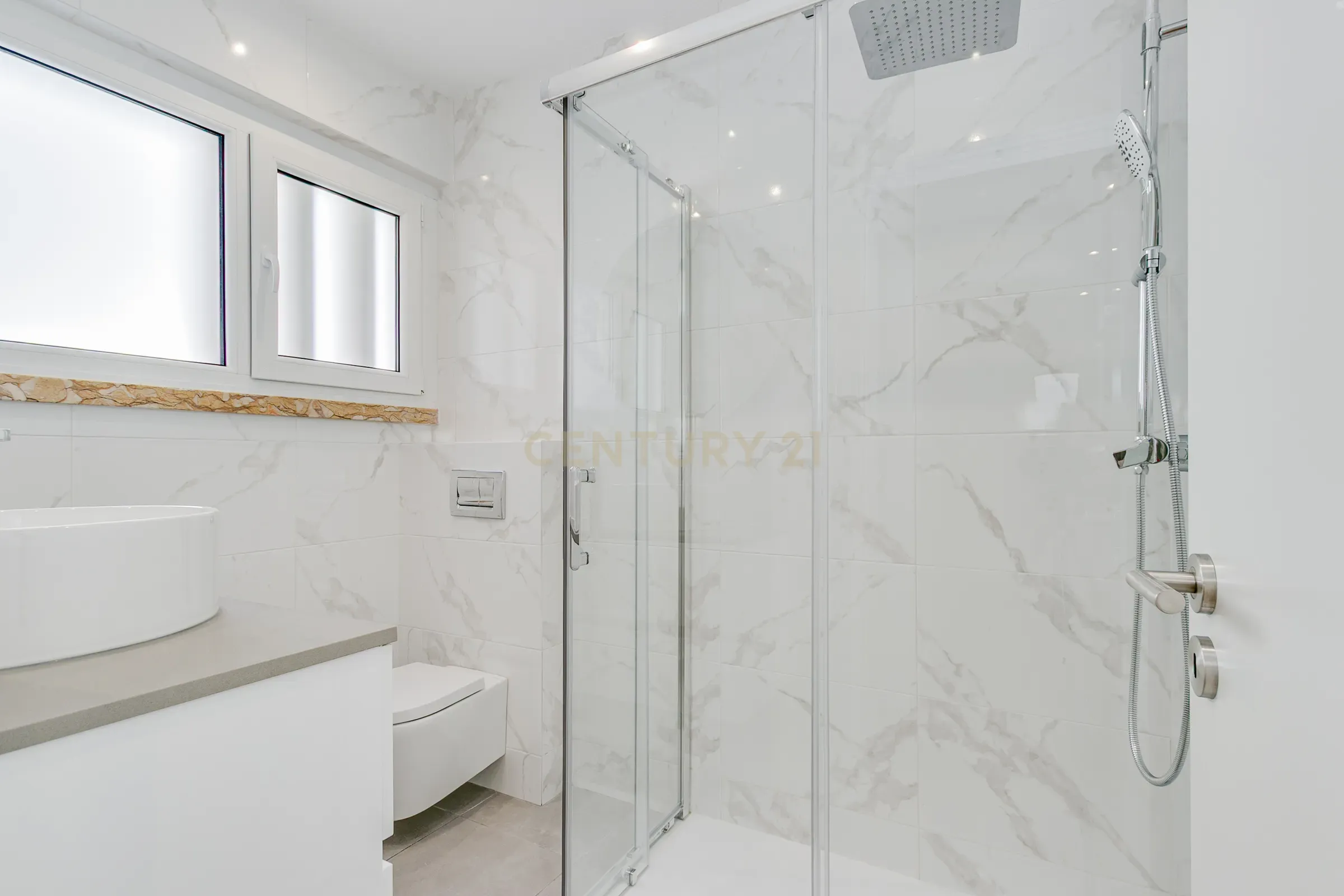 Apartamento T2 Remodelado em São Domingos de Benfica, Lisboa - Image 15