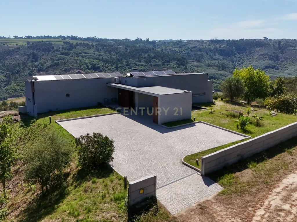 O Seu Refúgio de Luxo em Silgueiros: Elegância,Sustentabilidade e Uma Vista Inigualável - Image 27