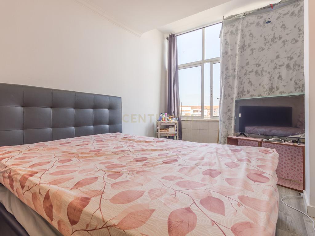 Apartamento T3 Av. Bocage no Barreiro - Image 11