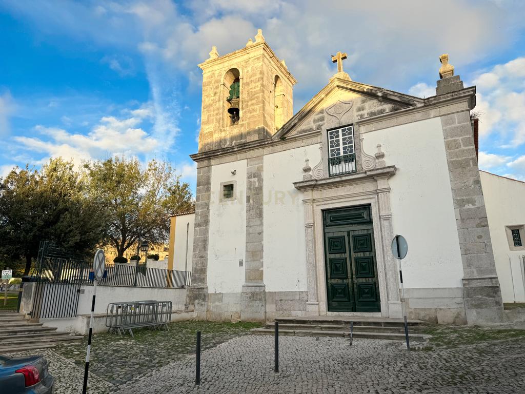 Apartamento 2 Assoalhadas com logradouro, zona histórica de Almada - Image 20