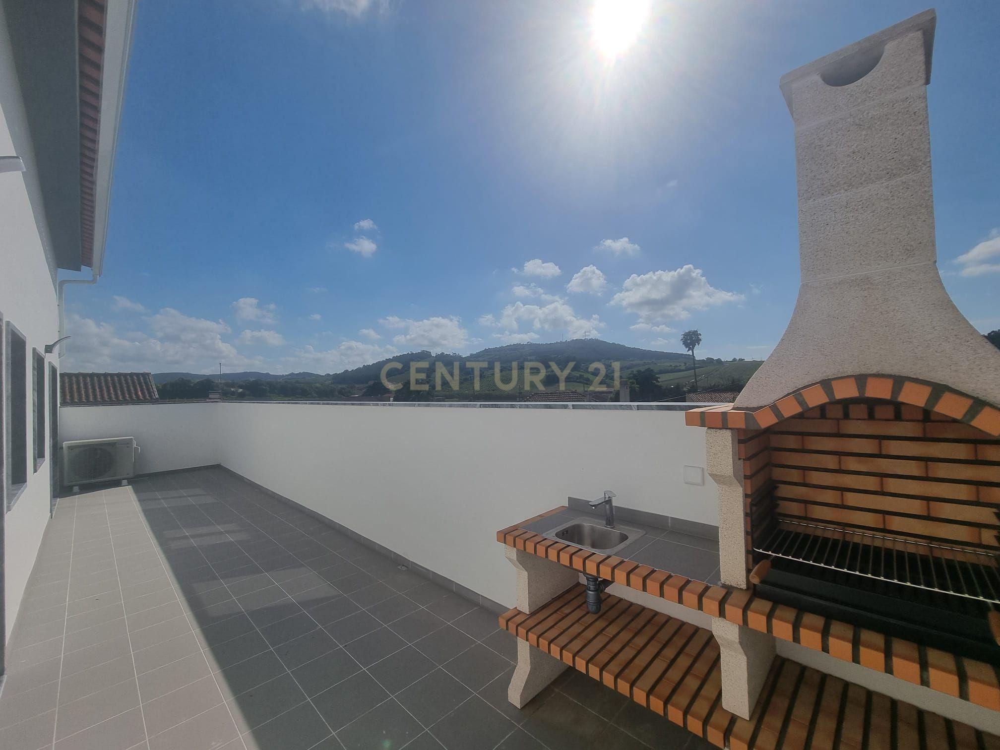 Moradia T2+1 Nova com garagem - Image 19