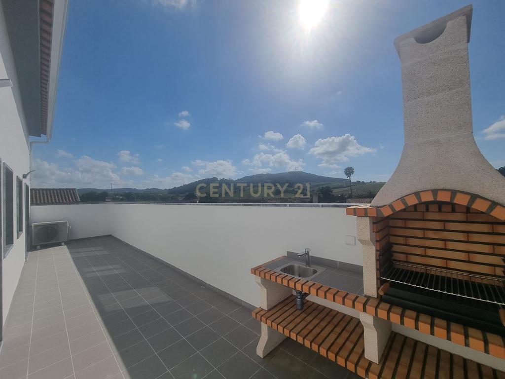 Moradia T2+1 Nova com garagem - Image 19