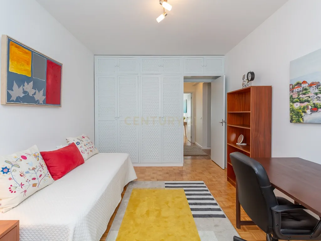 Apartamento T2 para arrendamento em Alfornelos, Amadora - Image 14