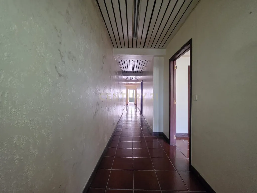 Espaço Comercial | 111 m² | Rua de Lisboa | Excelente Localização - Image 15