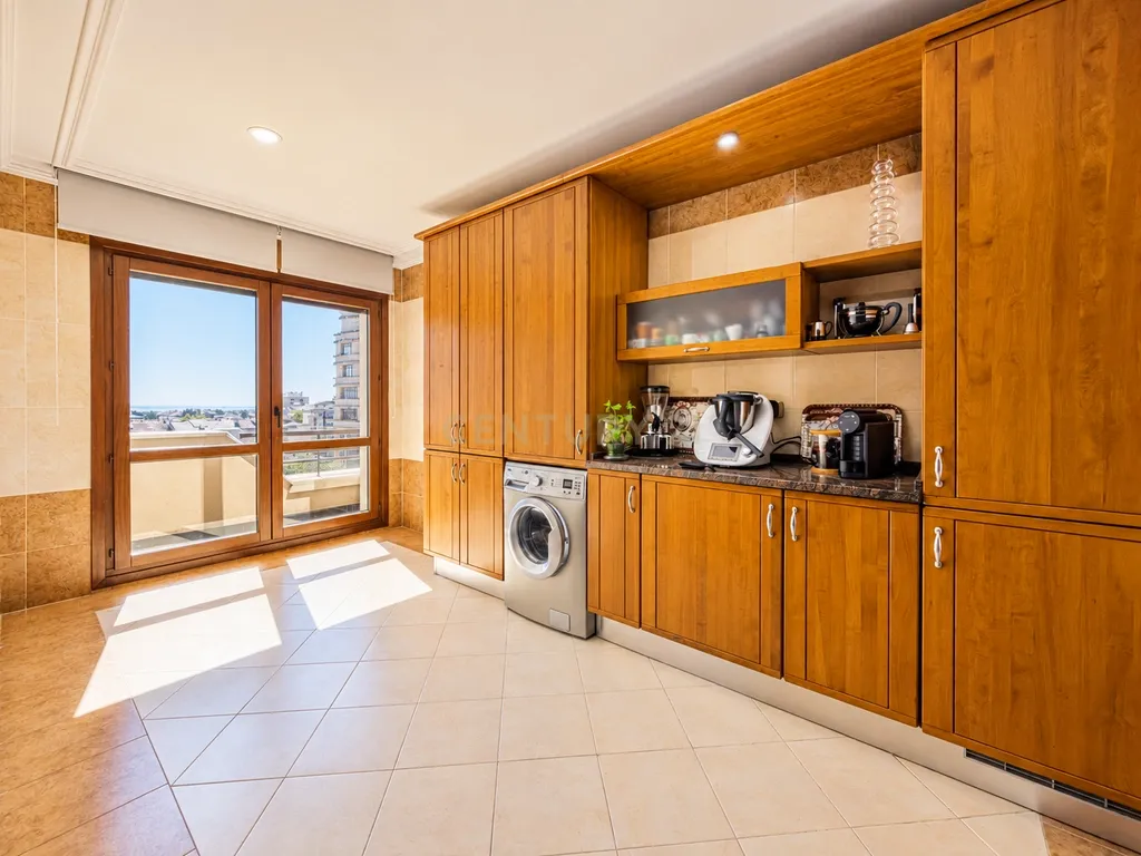 T4 com Piscina | Condomínio Privado PRATAGI | Segurança 24H | Alverca - Image 20