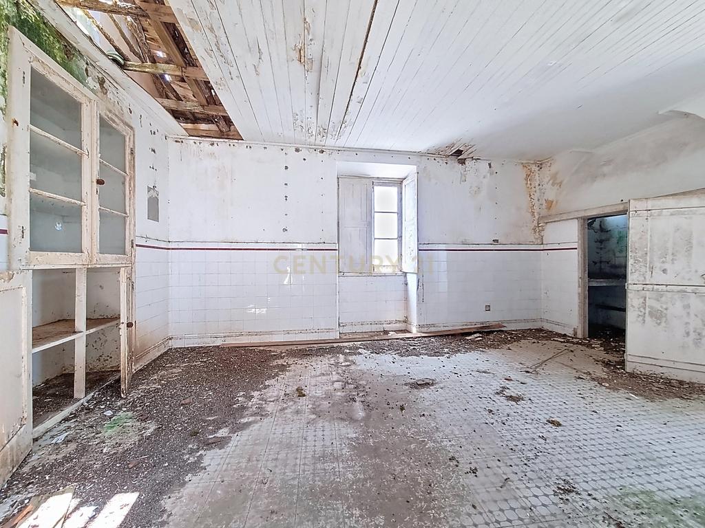 Duas Casas Antigas na Cidade da Ribeira Grande, Ilha de São Miguel - Oportunidade Única! - Image 6
