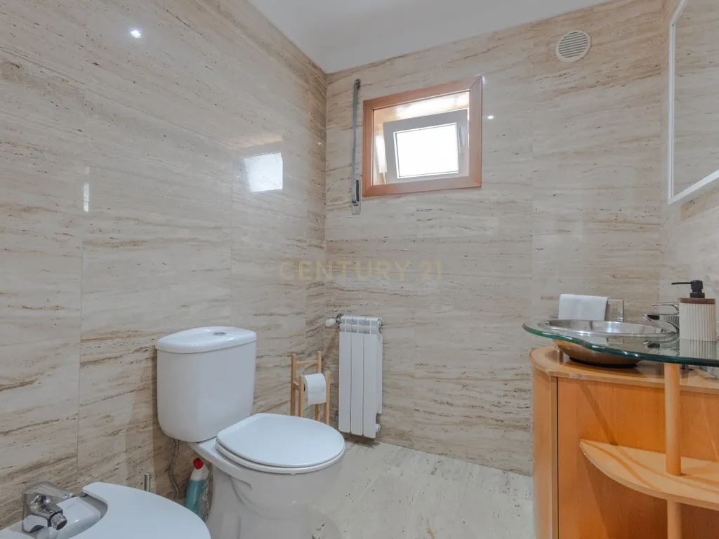 Moradia T3 de Excelência na Maia| 398 m² | 3 Suítes | Garagem para várias Viaturas - Image 35