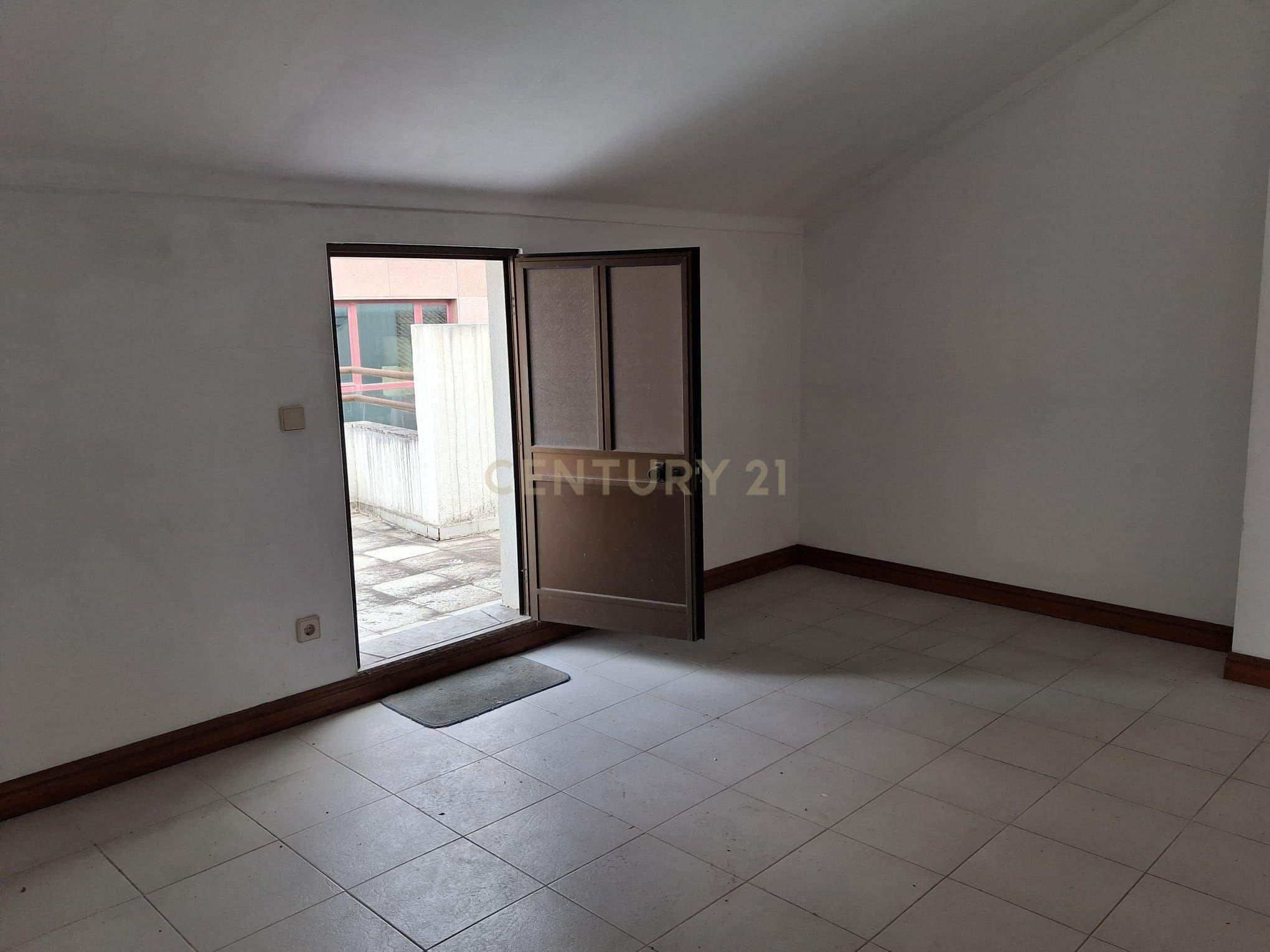 Fotografia 10 de Escritorio || Apartamento em Pombal