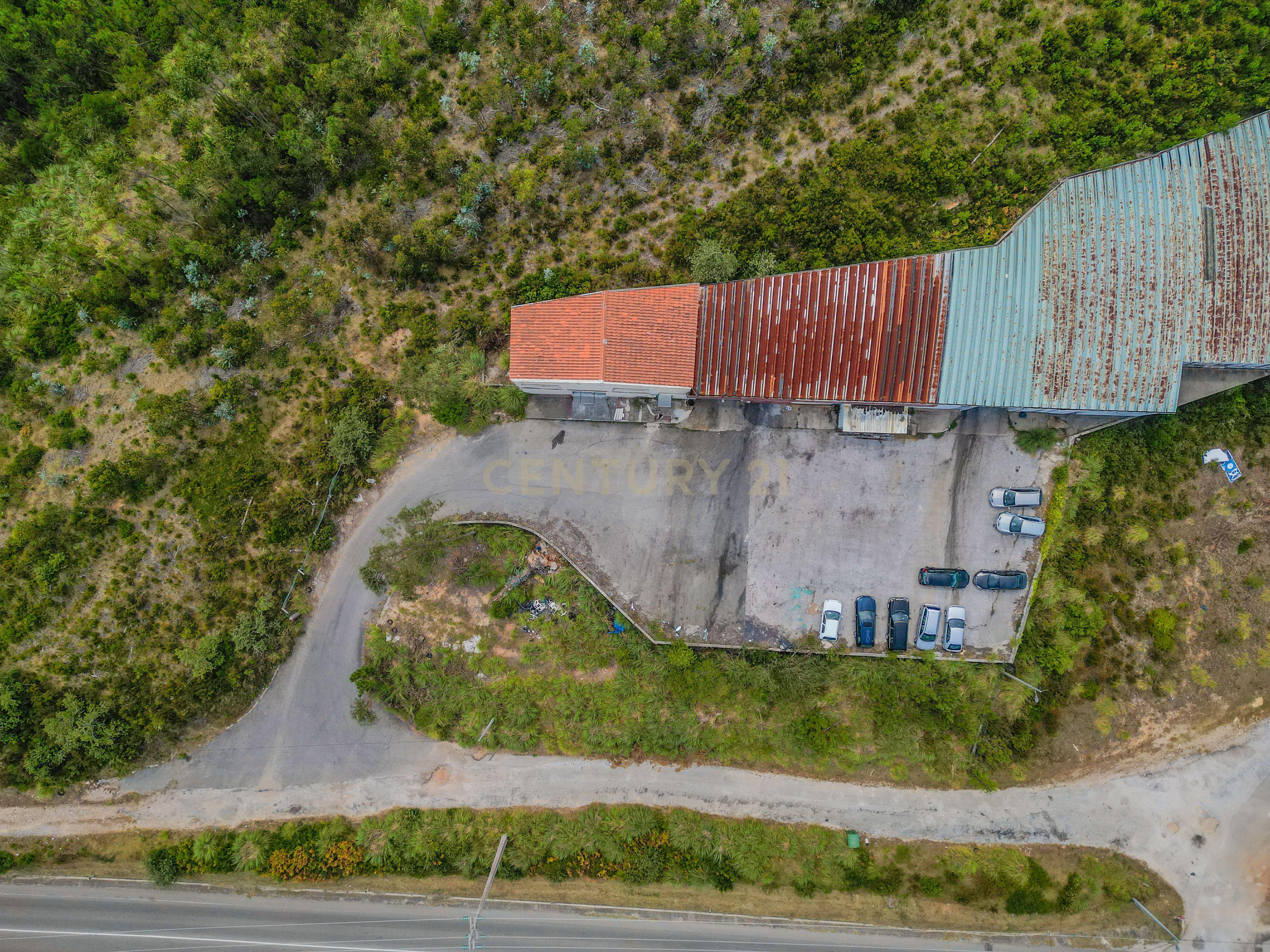 Fotografia 7 de Edifício com armazém e serviços, 200 m2, excelente localização na EN 109, Figueira da Foz.