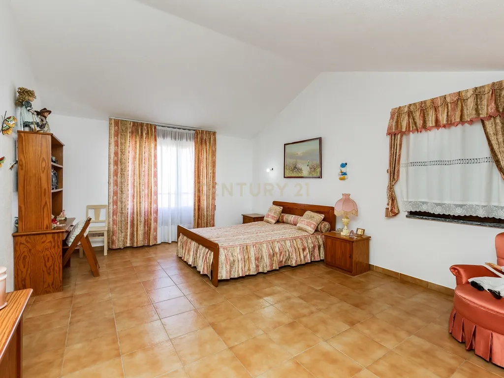 Moradia T8 de 288 m² no Centro de Montargil – Junto à Barragem - Image 27