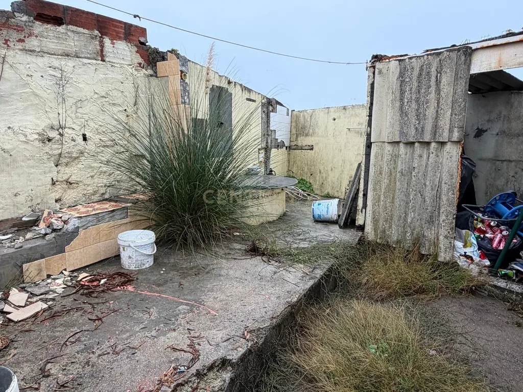 Moradia em Valadares para Restauro ou Reconstrução - Image 5