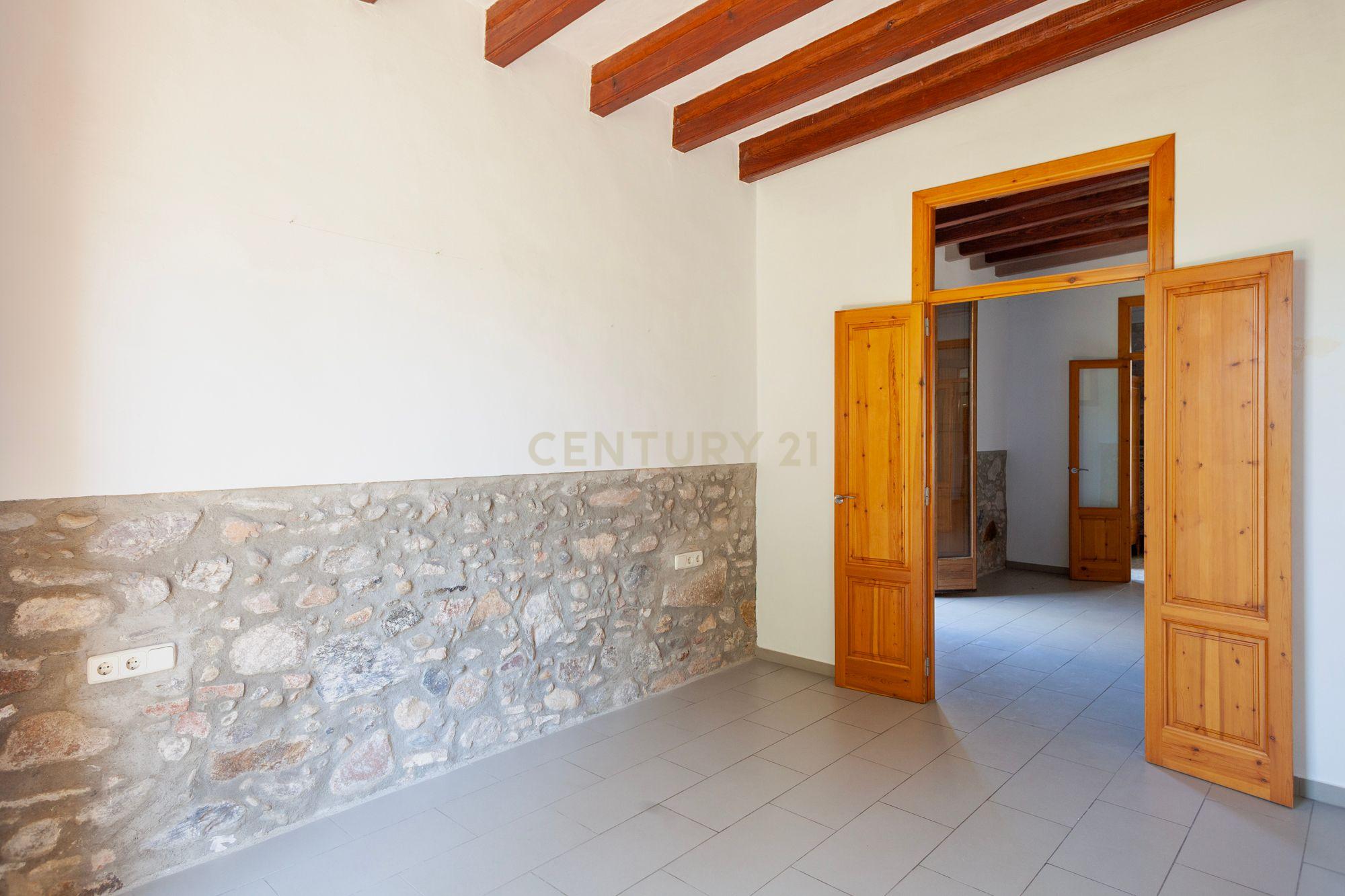 Encanto modernista no rés do chão com jardim – La Garriga - Image 26