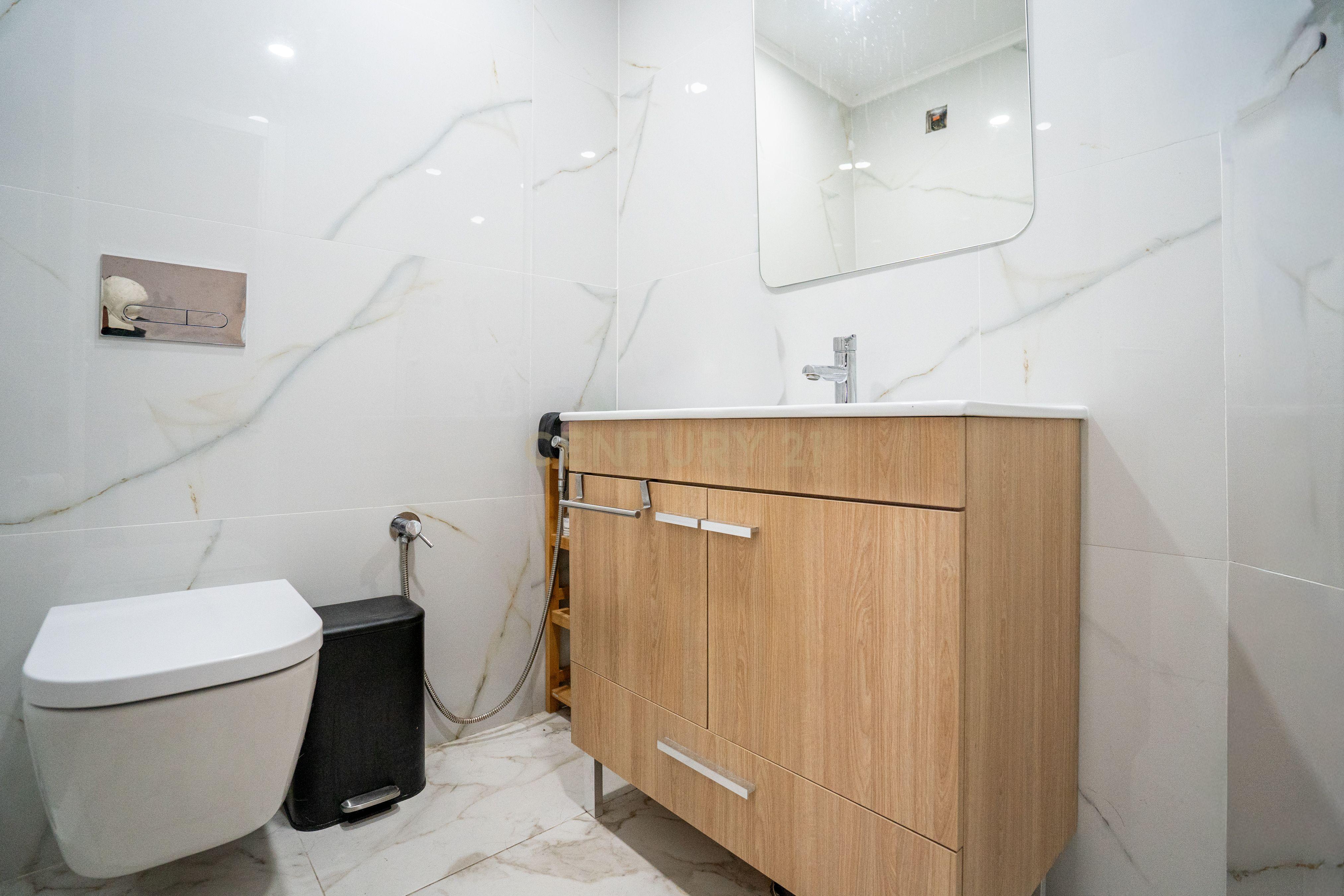 Fotografia 12 de Fantástico Apartamento T2 Transformado em T3 na Parede – Próximo da Praia com estacionamento