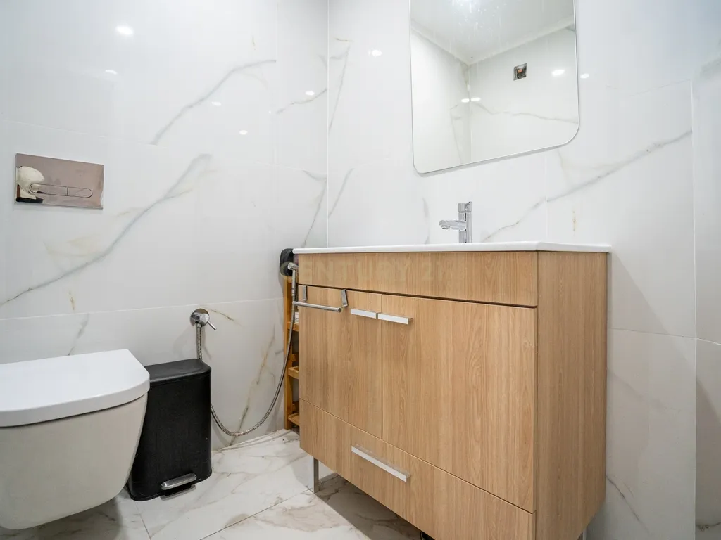 Fantástico Apartamento T2 Transformado em T3 na Parede – Próximo da Praia com estacionamento - Image 12