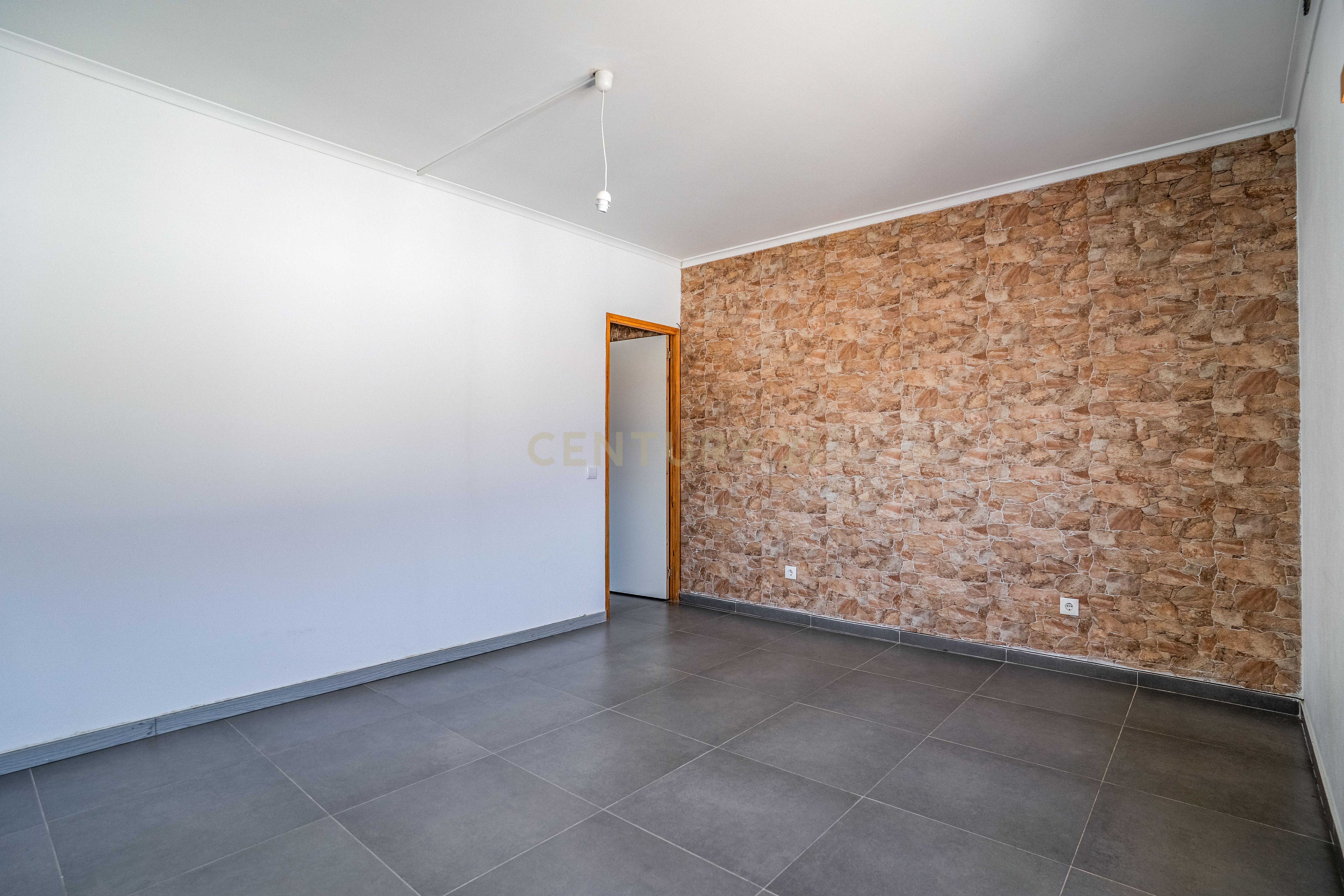 Fotografia 11 de Oportunidade | Moradia T2 Funcional com Espaço Extra – Dagorda, Vermelha (Cadaval)