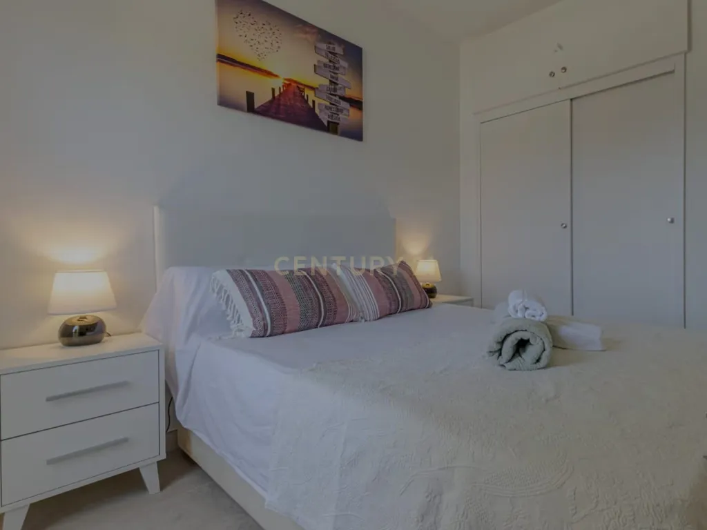 Apartamento T1 em Málaga com Vista e Acesso a Piscina - Image 5
