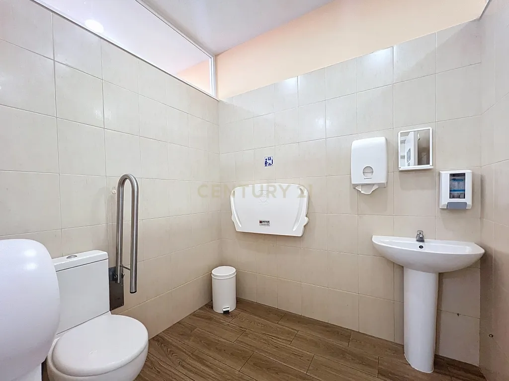 Duas Frações de Comércio/Serviços na Lagoa — Ideais para Clínica, Escritórios ou Investimento - Image 18