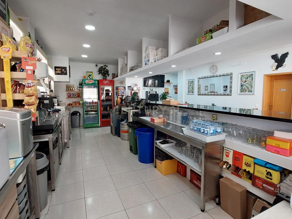 Trespasse de Café/Restaurante Totalmente Equipado | Patacão – Faro - Image 8