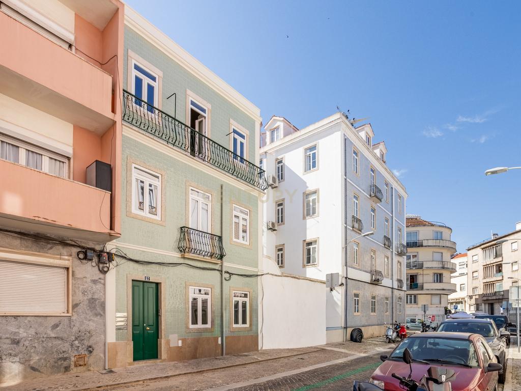 Apartamento T2 NOVO para Venda, em Campolide – Construção de Excelência com Traça Tradicional e Logradouro Privativo - Image 23