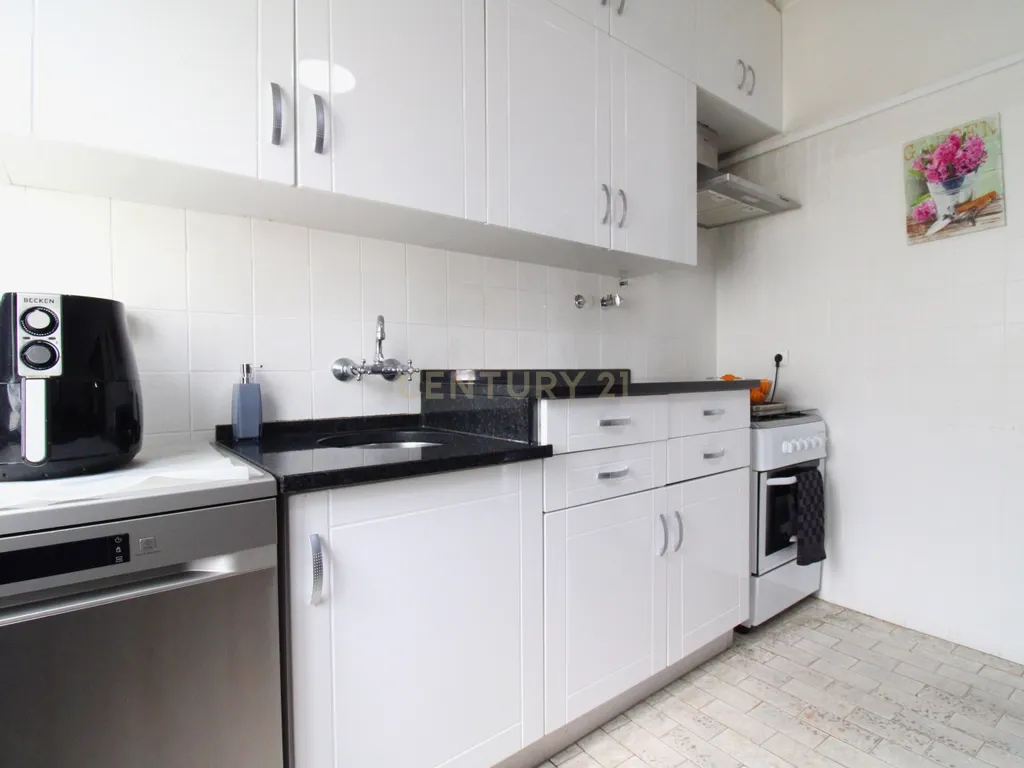 Apartamento T2 Quinta do Conde - Image 22