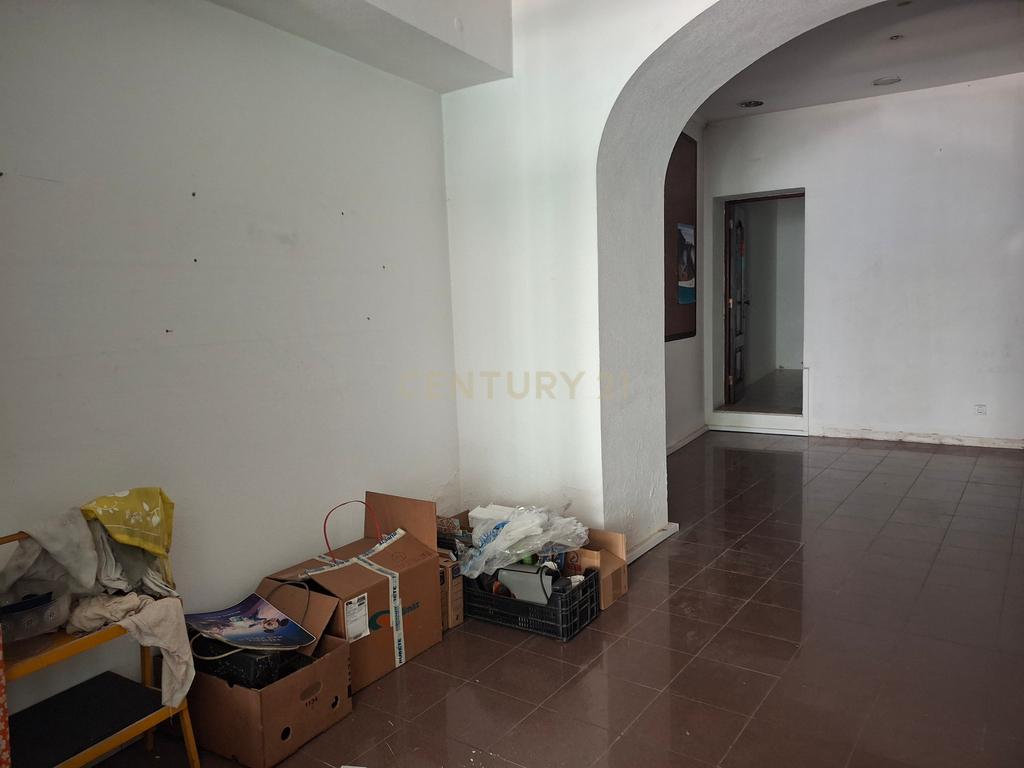 Prédio no Montijo com apartamento 1º piso e loja R/c - Image 5