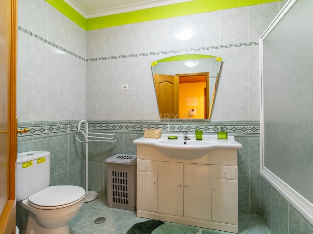 Apartamento T2 com suíte, varandas e garagem-  Cacém - Image 13