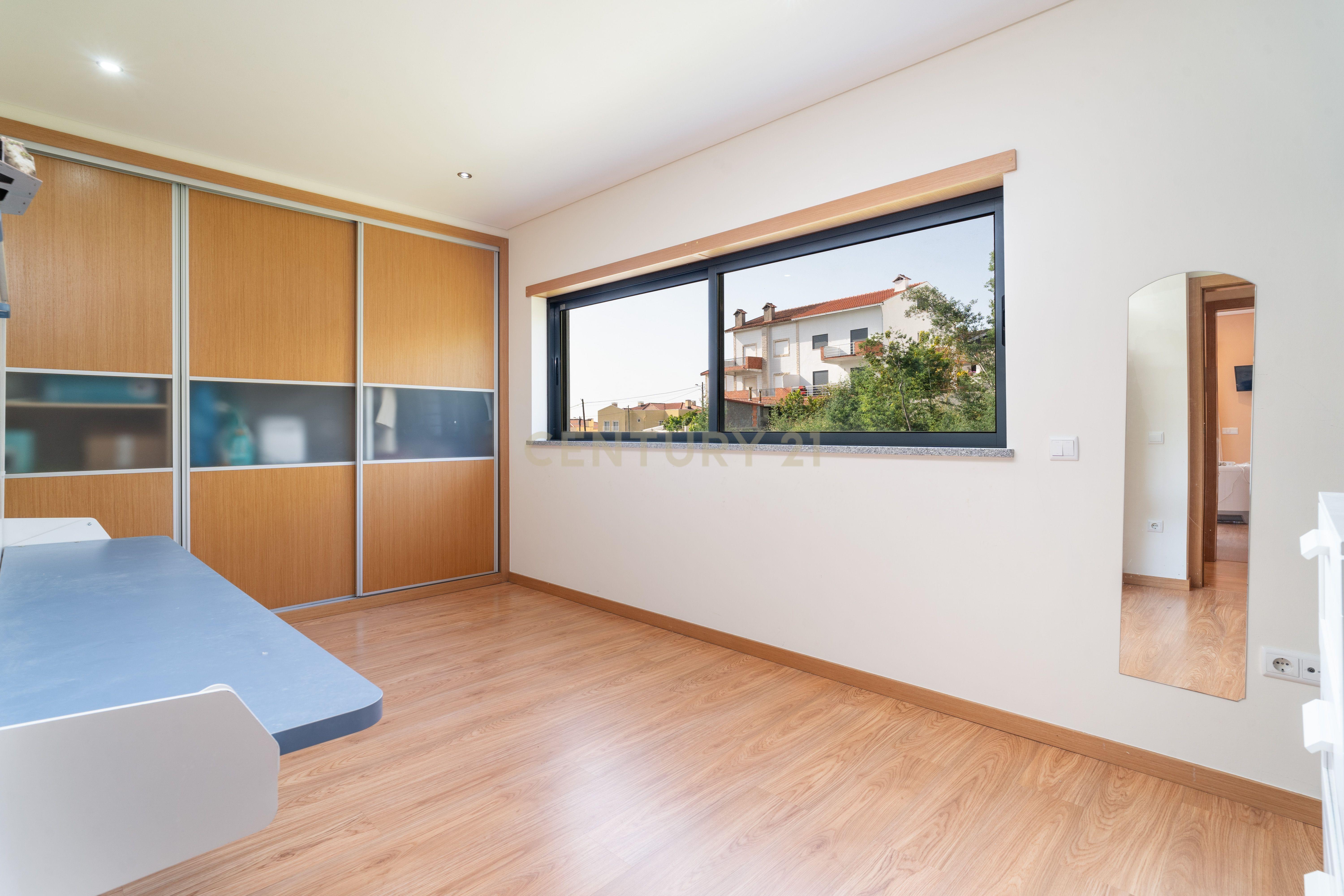 Venda | Apartamento T2 com garagem em São Martinho do Bispo, Coimbra - Image 17