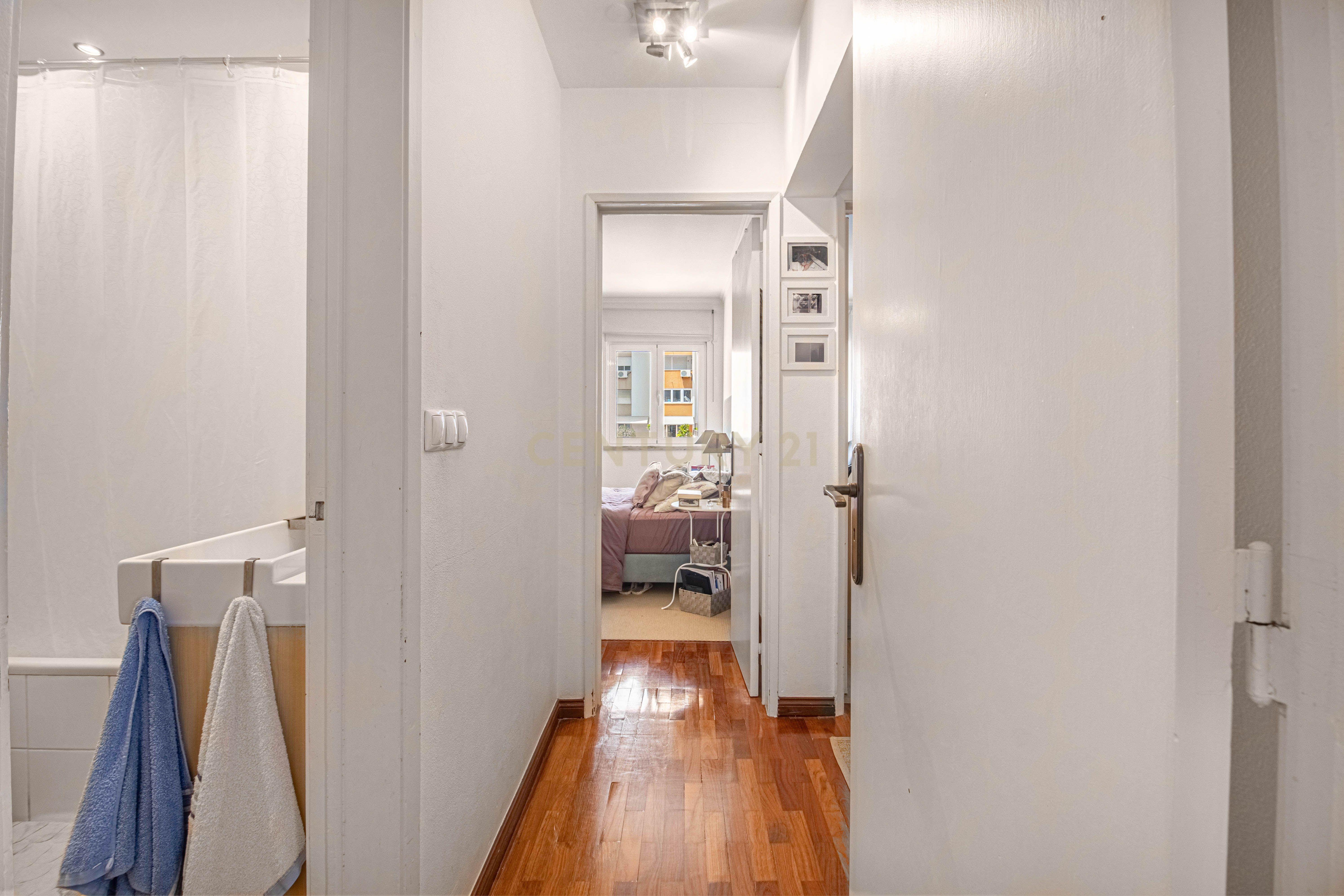 Apartamento T3 com Garagem - Ameixoeira - Image 11