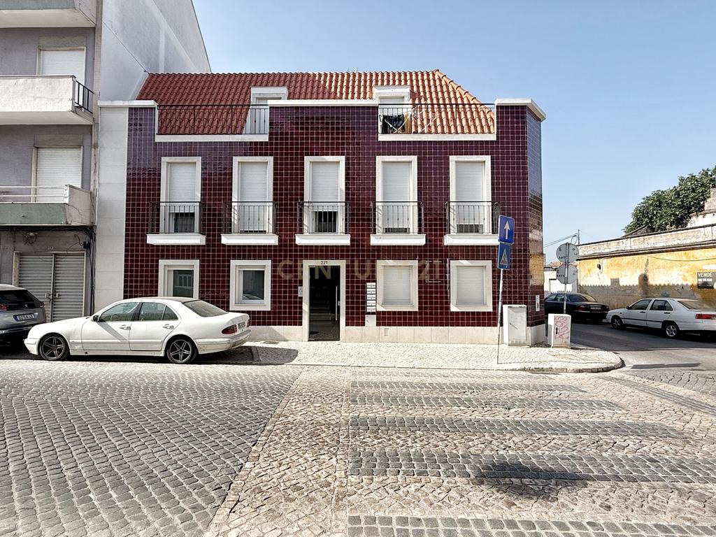Apartamento Novo T1 com logradouro no Montijo  - Image 17