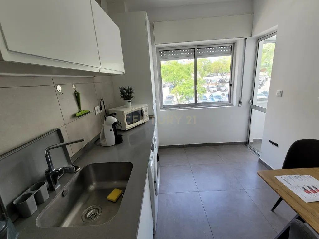 Apartamento T3 em Setúbal - Localização Central e Aconchegante - Image 4