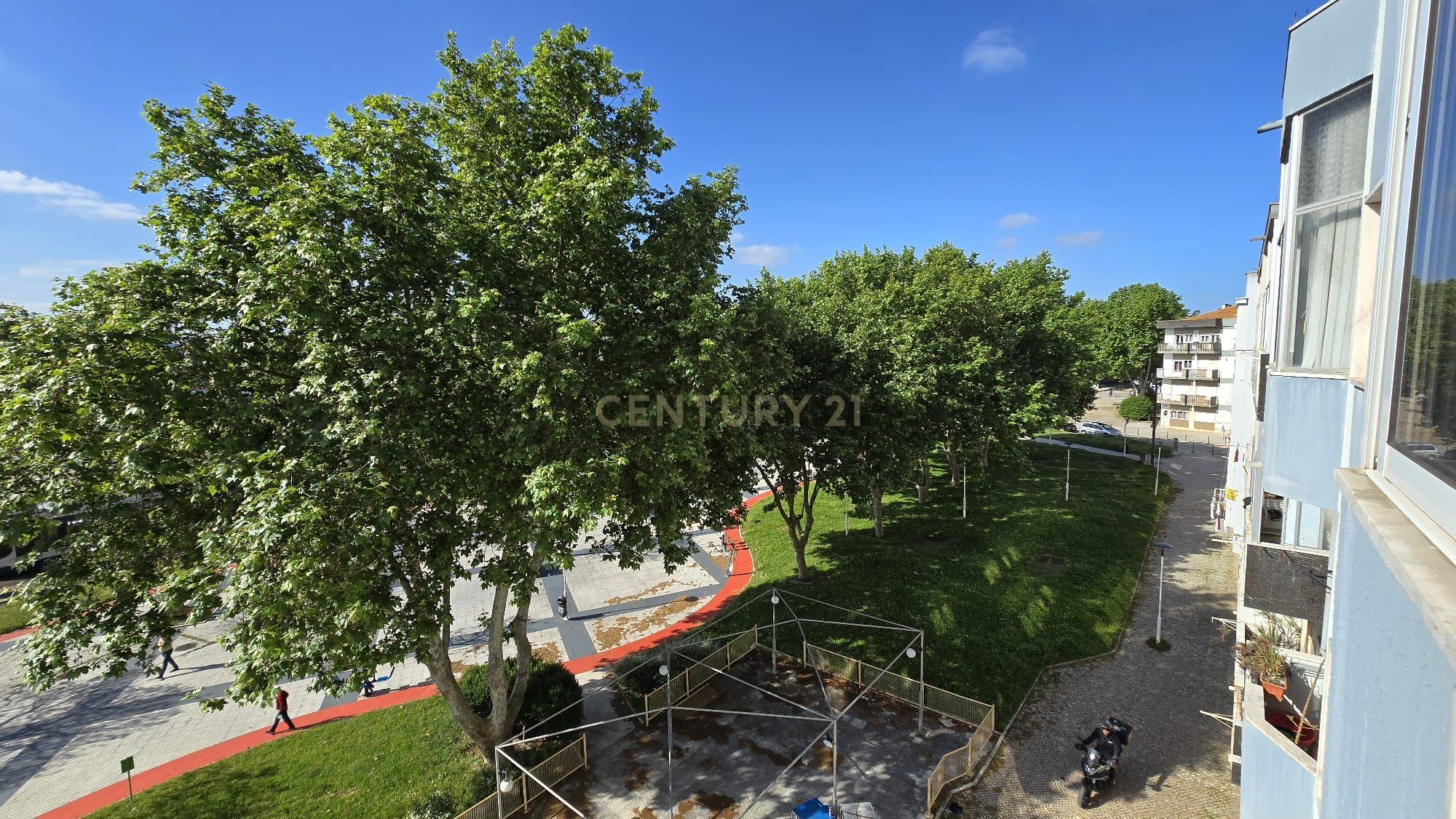 Apartamento T2 no Centro de Corroios – Excelente Localização! - Image 22